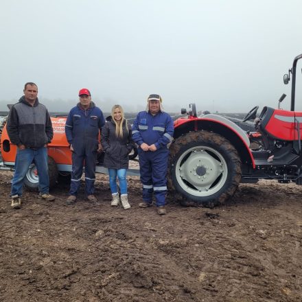 Entrega técnica en terreno de Massey Ferguson MF 3308 + NT1000 para Sociedad Agrícola Ch